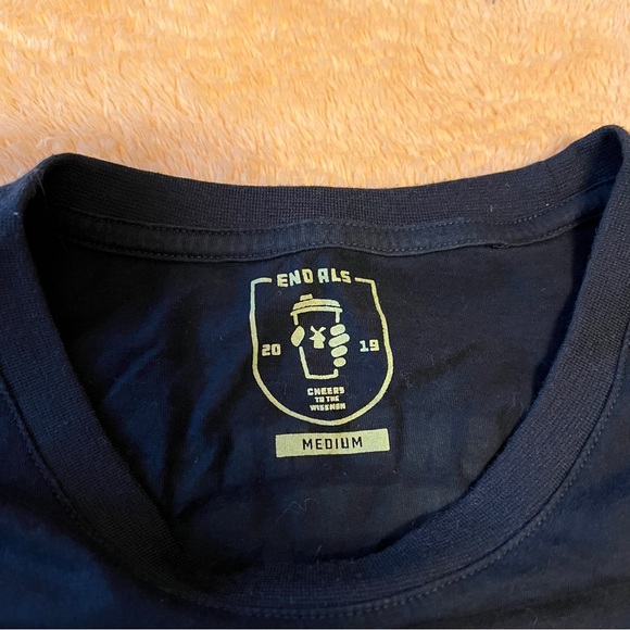 4/$20 D14sD Dutch bros tee - Picture 6 of 8